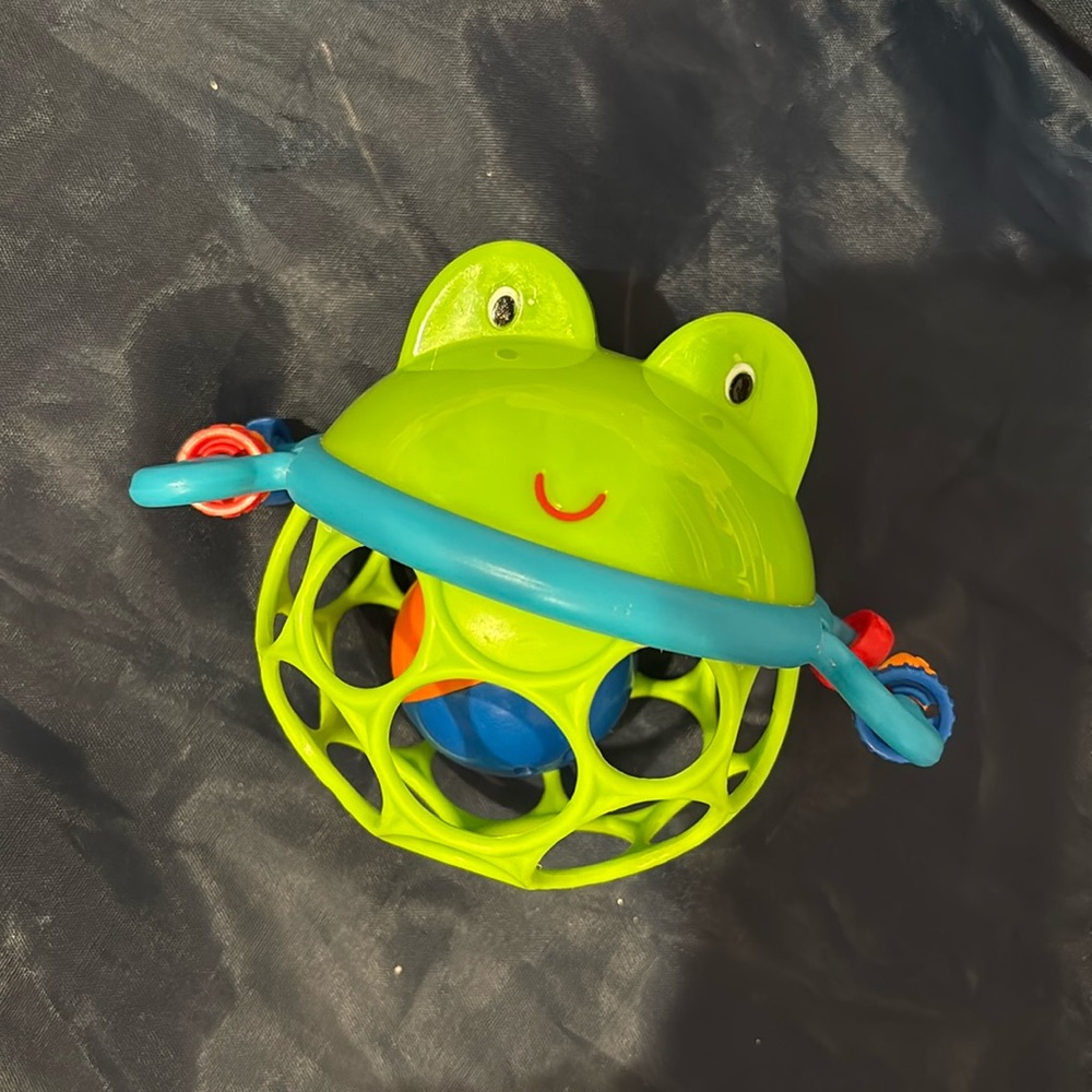 Oball Easy Grasp Jingle & Shake Pal BPA-Free Infant Toy Rattle, Green, Unisex